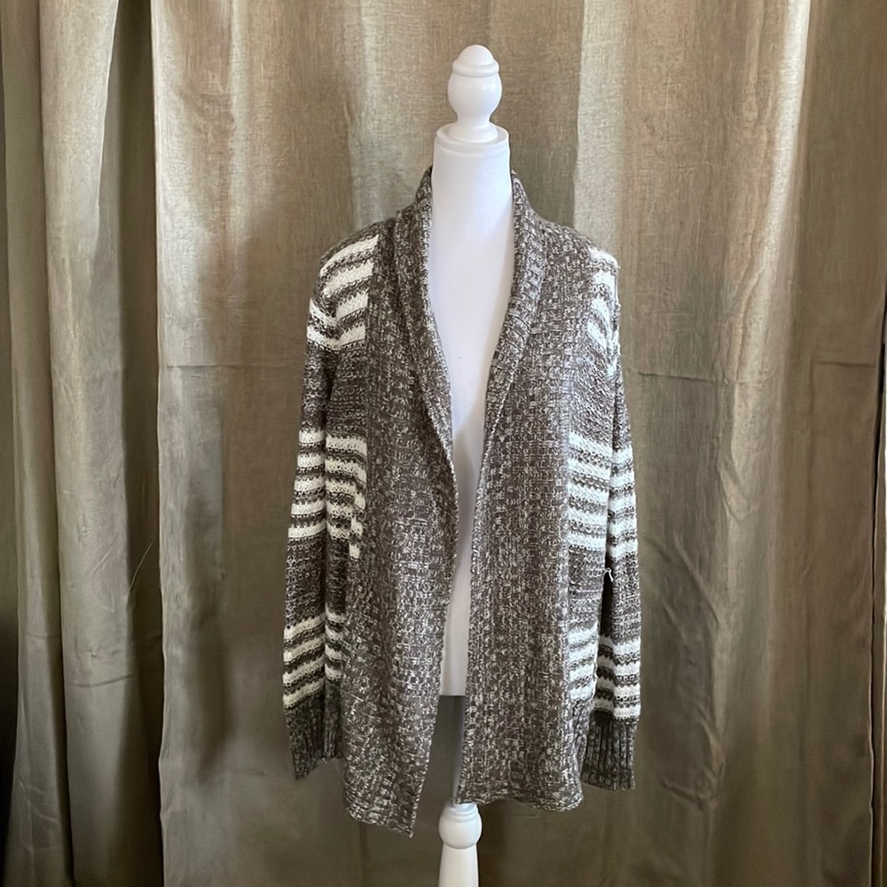 Beautiful brown and white cardigan - size Small